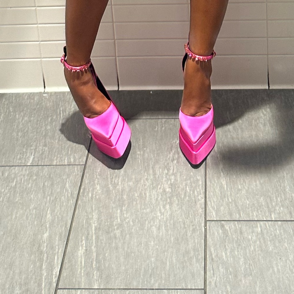Versace Aevitas Pointy Platform Pumps - Picture 6 of 13